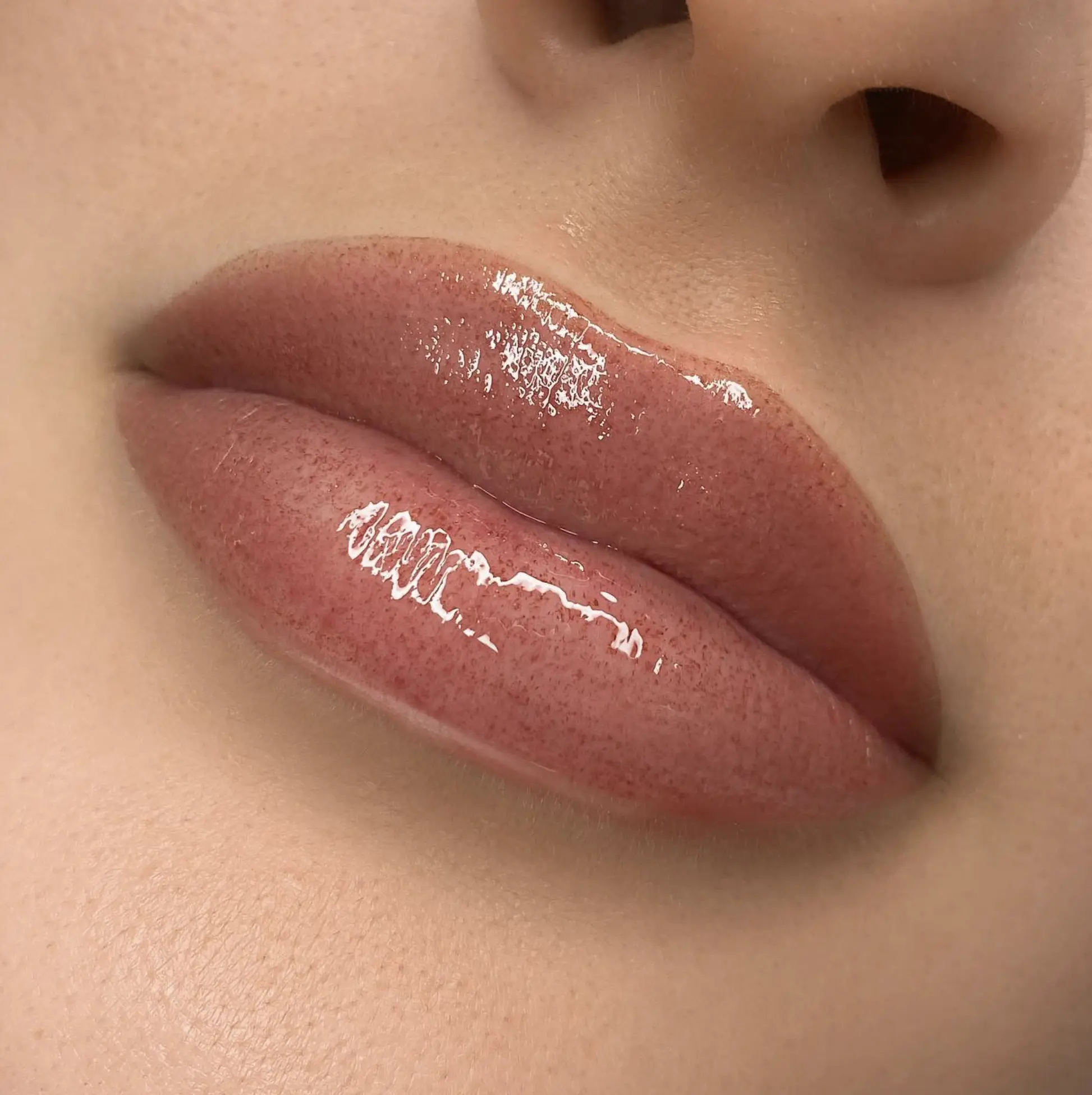 Salon lip tinting service
